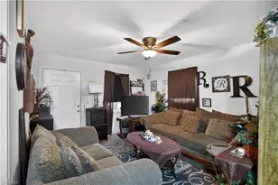 29 Hunter St, Thomasville, NC 27360 - Photo 7