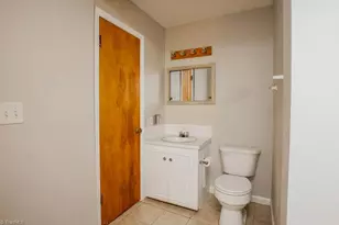 2420 Kingsgate Dr, Winston-Salem, NC 27101 - Photo 11