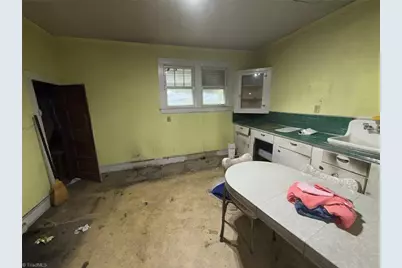 1421 South Avenue, Eden, NC 27288 - Photo 17