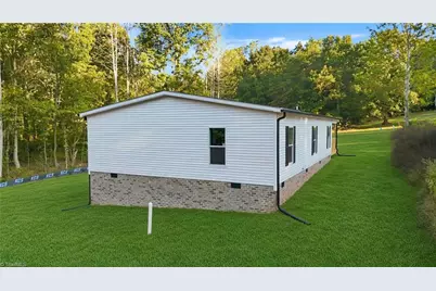 189 Village Point Drive, Statesville, NC 28625 - Photo 5