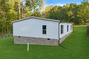 189 Village Point Dr, Statesville, NC 28625 - Photo 5