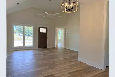 28 Mock Street, Thomasville, NC 27360 - Photo 5