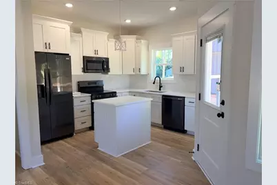 28 Mock Street, Thomasville, NC 27360 - Photo 7