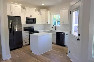 28 Mock St, Thomasville, NC 27360 - Photo 7