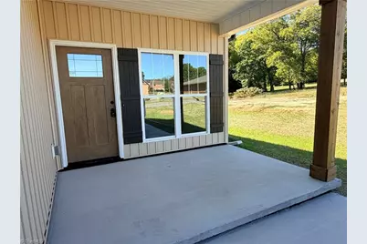 28 Mock Street, Thomasville, NC 27360 - Photo 3