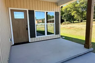 28 Mock St, Thomasville, NC 27360 - Photo 3