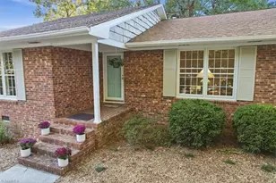102 Cottonwood Dr, Jamestown, NC 27282 - Photo 5