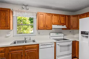 415 Davie Ave, Winston-Salem, NC 27127 - Photo 15