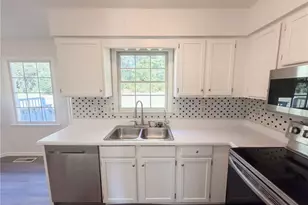 423 Sherwood Ct, Eden, NC 27288 - Photo 7