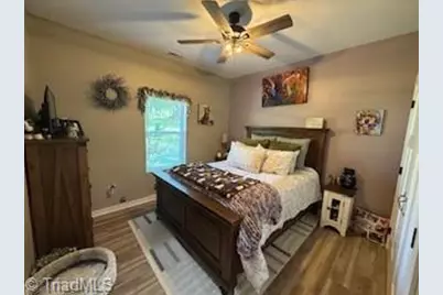 110 N Pineland Avenue, Jonesville, NC 28642 - Photo 15