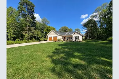 110 N Pineland Avenue, Jonesville, NC 28642 - Photo 1