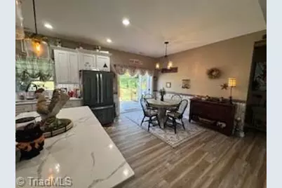 110 N Pineland Avenue, Jonesville, NC 28642 - Photo 9