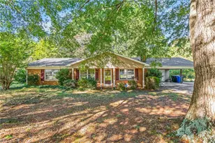 466 Pine Forest Dr, Kernersville, NC 27284 - Photo 1