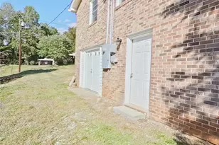 261 Dudley Ave, Mount Airy, NC 27030 - Photo 7