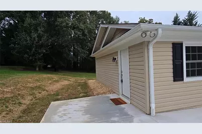 261 Dudley Avenue, Mount Airy, NC 27030 - Photo 3
