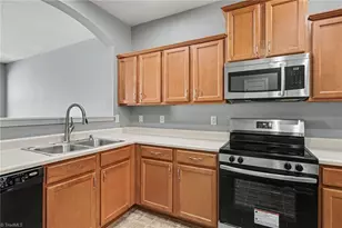 45 Ledgerstone Ln, Greensboro, NC 27407 - Photo 15