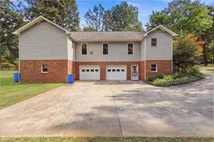 856 Lakeview Dr, Thomasville, NC 27360 - Photo 33