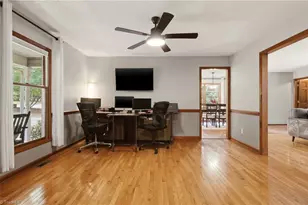 856 Lakeview Dr, Thomasville, NC 27360 - Photo 5
