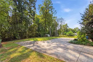 856 Lakeview Dr, Thomasville, NC 27360 - Photo 31