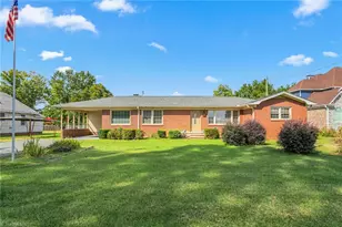 126 Andrews Ave, Graham, NC 27253 - Photo 1