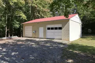 741 Kennedy Rd, Thomasville, NC 27360 - Photo 31