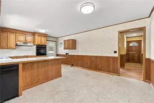 741 Kennedy Rd, Thomasville, NC 27360 - Photo 9