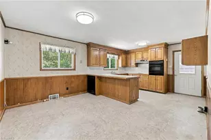 741 Kennedy Rd, Thomasville, NC 27360 - Photo 11