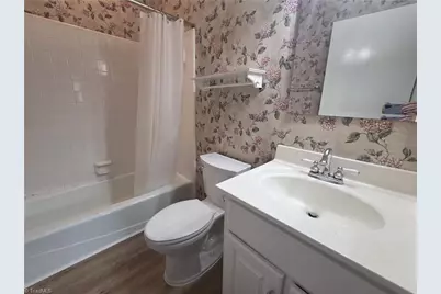 203 Forest View Court, Winston-Salem, NC 27104 - Photo 23