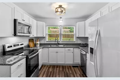 2607 New Garden Road E, Greensboro, NC 27455 - Photo 7