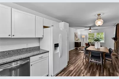 2607 New Garden Road E, Greensboro, NC 27455 - Photo 11