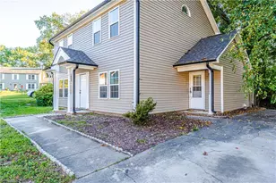 3 Ivyglen Ct, Greensboro, NC 27406 - Photo 1