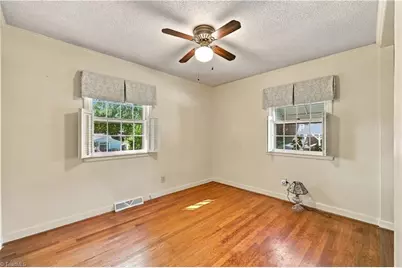 1918 Front Street W, Burlington, NC 27215 - Photo 15