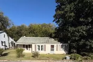 323 E 3rd Ave Ext, Lexington, NC 27292 - Photo 1