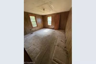 323 E 3rd Ave Extension, Lexington, NC 27292 - Photo 7