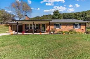 395 Irwin Grocery Rd, Laurel Springs, NC 28644 - Photo 5