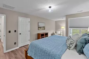 7 Shelburne Ct, Greensboro, NC 27455 - Photo 19