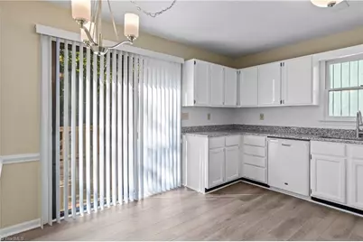 65 Carrisbrooke Lane, Winston-Salem, NC 27104 - Photo 9