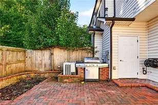 8 Nandina Dr, Greensboro, NC 27455 - Photo 17