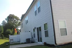 146 Lillybell Ln, Greensboro, NC 27455 - Photo 5
