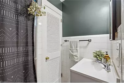 455 S Peace Haven Road, Winston-Salem, NC 27103 - Photo 29