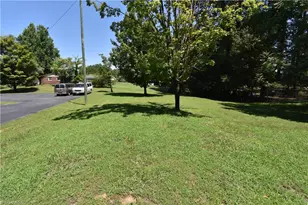 1355 Peachtree St, Winston-Salem, NC 27107 - Photo 5