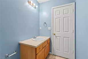 2525 Stratford Crossing Dr, Winston-Salem, NC 27103 - Photo 33