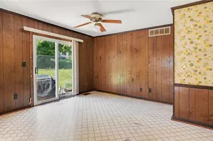 1240 Castlegate Ct, Winston-Salem, NC 27103 - Photo 7