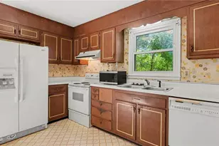 1240 Castlegate Ct, Winston-Salem, NC 27103 - Photo 9