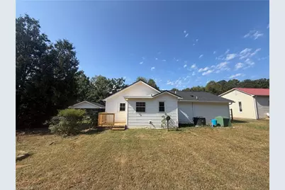 1137 Harrison Crossroad Loop, Reidsville, NC 27320 - Photo 5