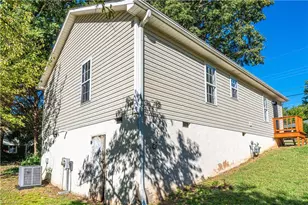 2822 Lomond St, Winston-Salem, NC 27127 - Photo 5