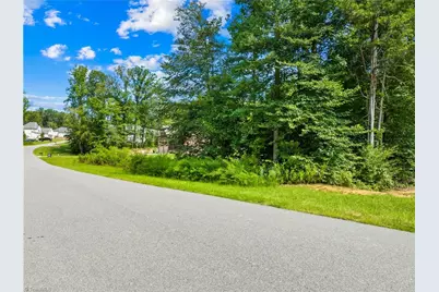 1099 Kapstone Crossing, Lexington, NC 27295 - Photo 7