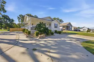 401 Cannon St, Thomasville, NC 27630 - Photo 1
