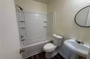 5745 Bramblegate Rd, Greensboro, NC 27409 - Photo 9