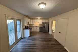 5745 Bramblegate Rd, Greensboro, NC 27409 - Photo 5